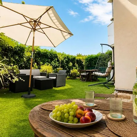 Sleeps 4 - Garage - Swimming Pool - Ac - Garden 公寓 Mandelieu