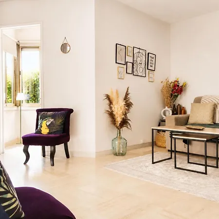 Sleeps 4 - Garage - Swimming Pool - Ac - Garden 公寓